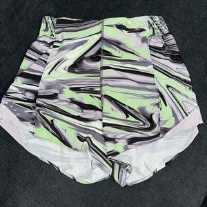 Lululemon Hotty Hot High-Rise Shorts